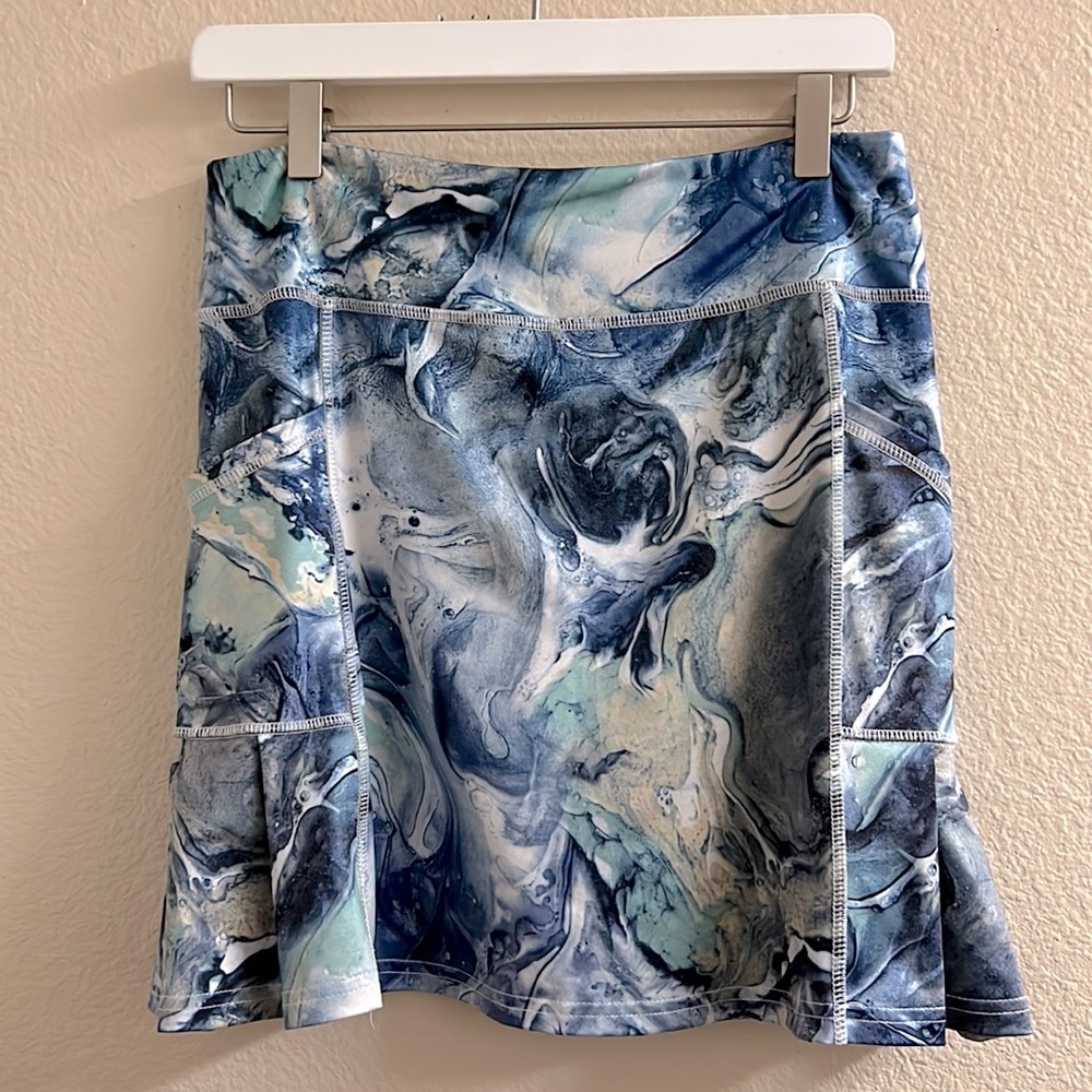 Annjoli marble tennis skirt with shorts blue green design large B4-1727